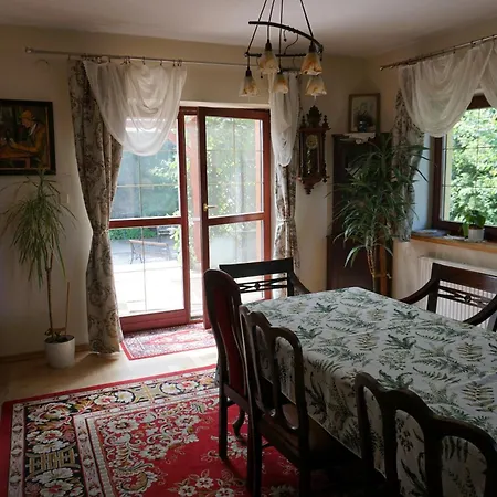 Comfortable House With Garden Villa Manki