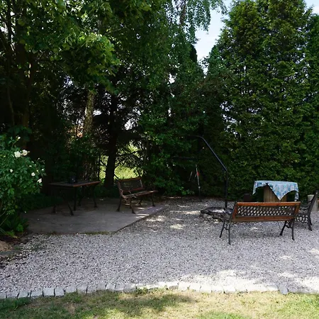 Comfortable House With Garden Manki