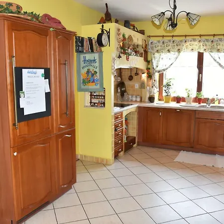 Comfortable House With Garden Manki