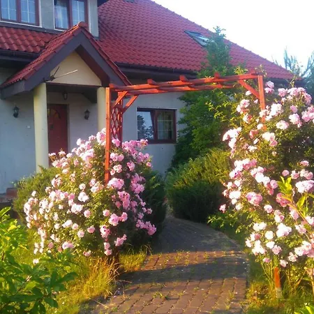 Villa Comfortable House With Garden Manki