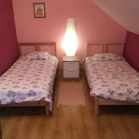 Comfortable House With Garden Villa