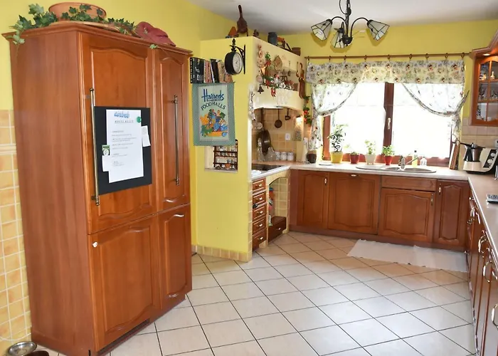 Comfortable House With Garden Manki